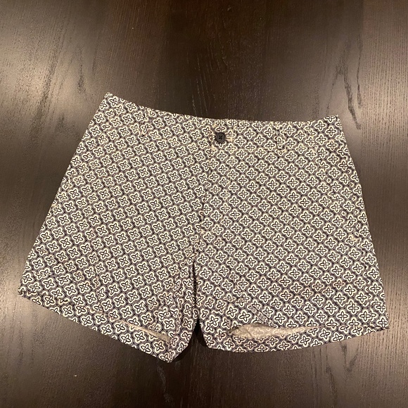 BR casual shorts, NWOT, Size 4 - Picture 1 of 5
